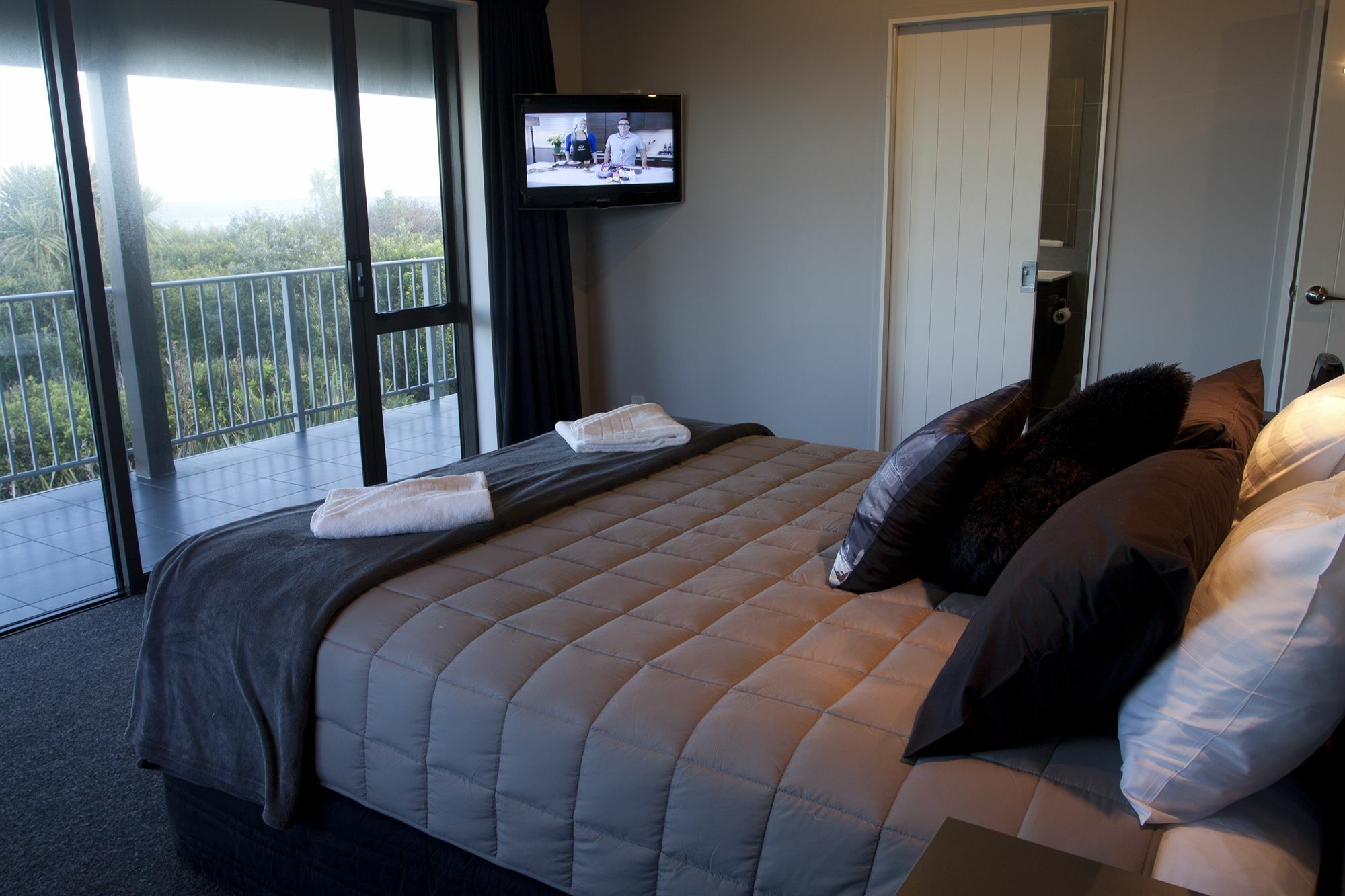 Greymouth Seaside Top 10 Holiday Park Dış mekan fotoğraf